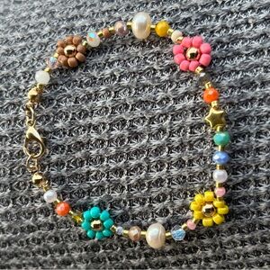 Colorful Beaded Bracelet with Floral Accents